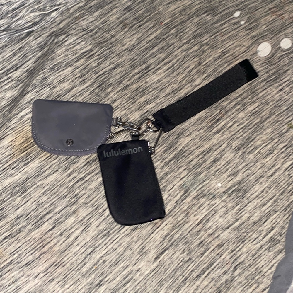 lululemon 2 piece wallets